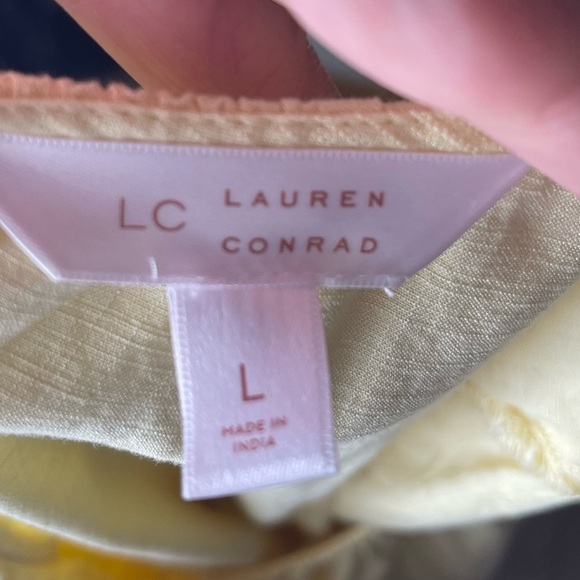 Lauren Conrad Butter Yellow Eyelet Blouse Top, Size Large - Picture 6 of 8